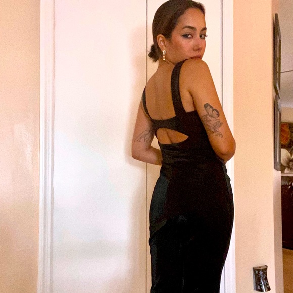 Black jumpsuit with sheen material - Picture 2 of 4